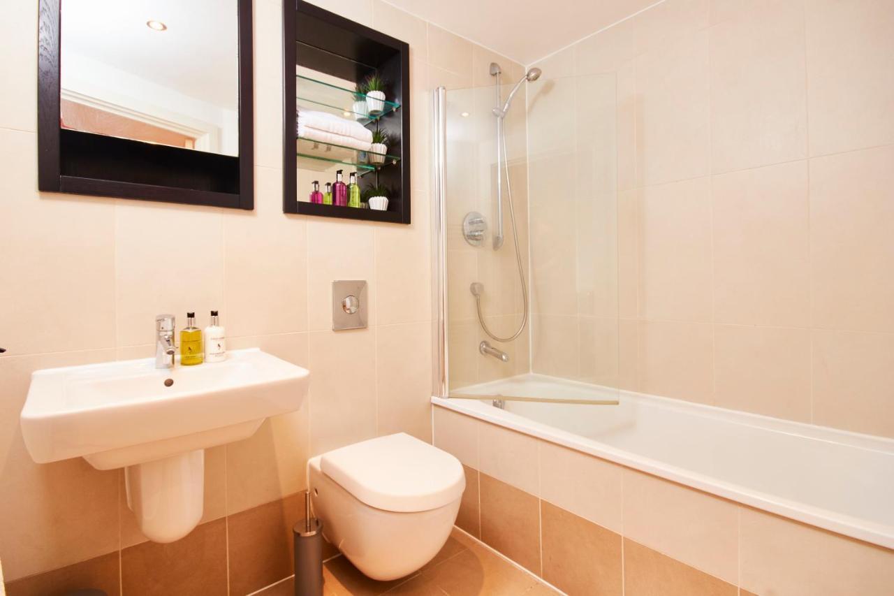 Deluxe City Centre Apt Balcony View& Free Parking! Apartment ลีดส์ ภายนอก รูปภาพ